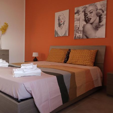 Casa Vacanze Di Alex Cabras Exterior foto