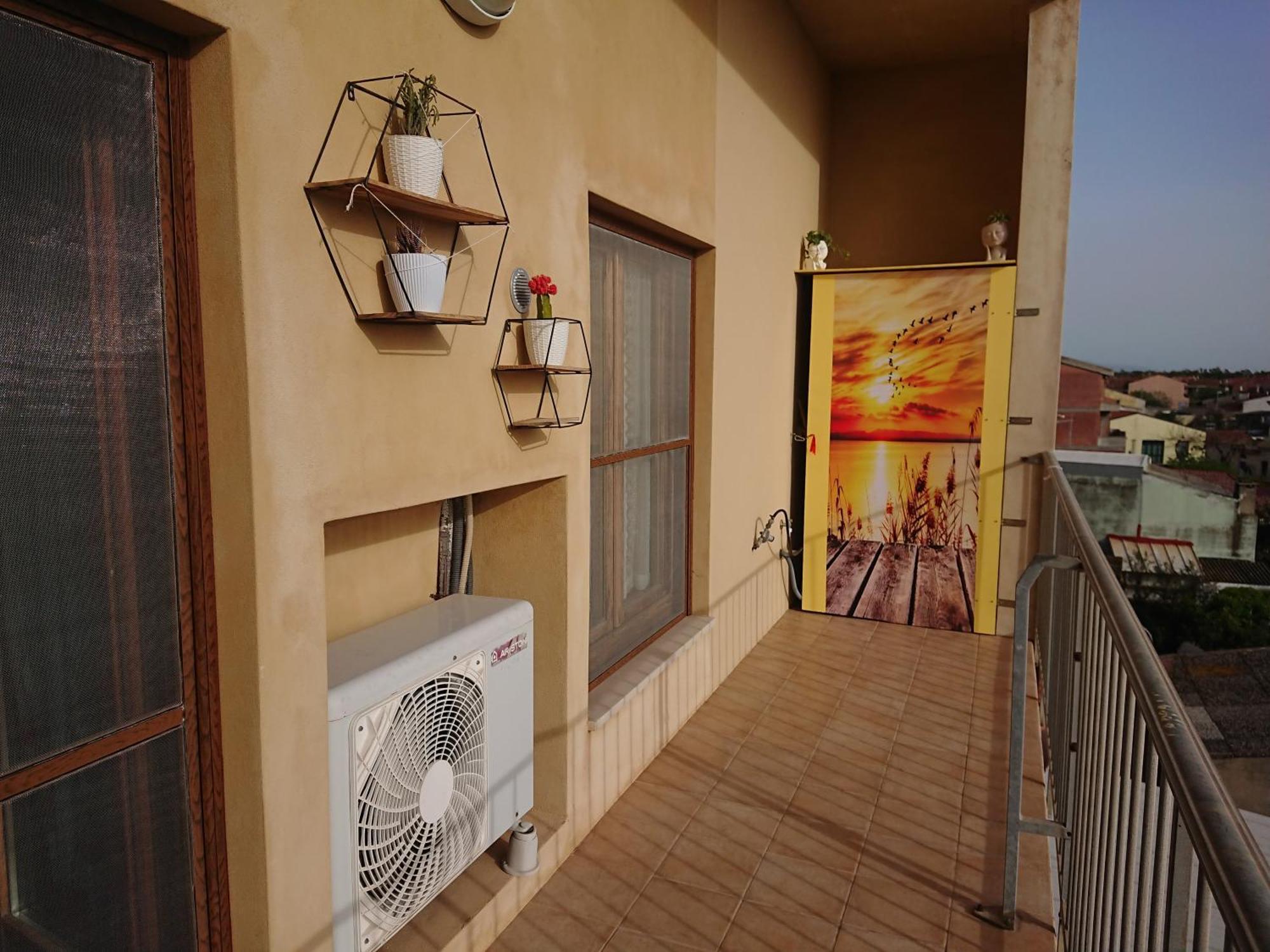 Casa Vacanze Di Alex Cabras Exterior foto